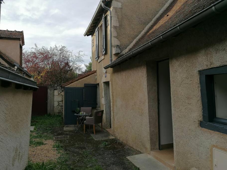 Le Blanc, Agreable Maison De Centre Ville Buitenkant foto
